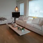 Penthouse-tasokas Moderni Kaupunki Huipulla -iso Jacuzzi Omalla Kattoterassilla - Aurinkotuolit Ja Aurinko Odottaa Sinua - Huikea Maisema- - 10 Hloe - Free Parking * 탐페레