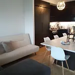 아파트 Penthouse-tasokas Moderni Kaupunki Huipulla -iso Jacuzzi Omalla Kattoterassilla - Aurinkotuolit Ja Aurinko Odottaa Sinua - Huikea Maisema- - 10 Hloe - Free Parking 탐페레