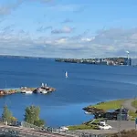 Penthouse-tasokas Moderni Kaupunki Huipulla -iso Jacuzzi Omalla Kattoterassilla - Aurinkotuolit Ja Aurinko Odottaa Sinua - Huikea Maisema- - 10 Hloe - Free Parking *