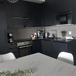 Penthouse-tasokas Moderni Kaupunki Huipulla -iso Jacuzzi Omalla Kattoterassilla - Aurinkotuolit Ja Aurinko Odottaa Sinua - Huikea Maisema- - 10 Hloe - Free Parking * 탐페레