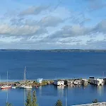 Апартаменты Penthouse-tasokas Moderni Kaupunki Huipulla -iso Jacuzzi Omalla Kattoterassilla - Aurinkotuolit Ja Aurinko Odottaa Sinua - Huikea Maisema- - 10 Hloe - Free Parking