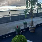 Penthouse-tasokas Moderni Kaupunki Huipulla -iso Jacuzzi Omalla Kattoterassilla - Aurinkotuolit Ja Aurinko Odottaa Sinua - Huikea Maisema- - 10 Hloe - Free Parking * Тампере