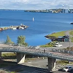 Penthouse-tasokas Moderni Kaupunki Huipulla -iso Jacuzzi Omalla Kattoterassilla - Aurinkotuolit Ja Aurinko Odottaa Sinua - Huikea Maisema- - 10 Hloe - Free Parking * 탐페레