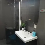 Апартаменты Penthouse-tasokas Moderni Kaupunki Huipulla -iso Jacuzzi Omalla Kattoterassilla - Aurinkotuolit Ja Aurinko Odottaa Sinua - Huikea Maisema- - 10 Hloe - Free Parking