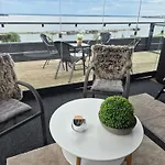 Penthouse-tasokas Moderni Kaupunki Huipulla -iso Jacuzzi Omalla Kattoterassilla - Aurinkotuolit Ja Aurinko Odottaa Sinua - Huikea Maisema- - 10 Hloe - Free Parking