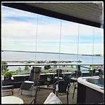 Apartmán Penthouse-tasokas Moderni Kaupunki Huipulla -iso Jacuzzi Omalla Kattoterassilla - Aurinkotuolit Ja Aurinko Odottaa Sinua - Huikea Maisema- - 10 Hloe - Free Parking *