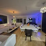 Penthouse-tasokas Moderni Kaupunki Huipulla -iso Jacuzzi Omalla Kattoterassilla - Aurinkotuolit Ja Aurinko Odottaa Sinua - Huikea Maisema- - 10 Hloe - Free Parking Tampere