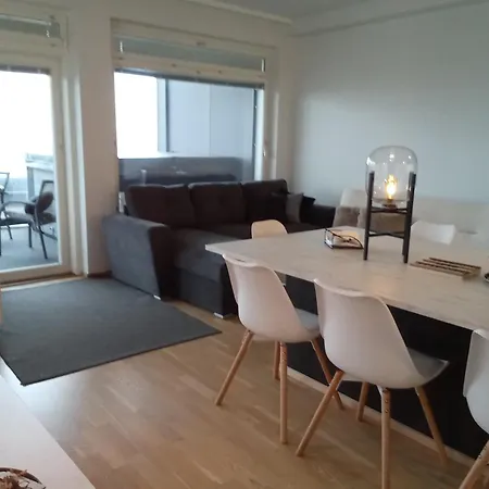 Penthouse-tasokas Moderni Kaupunki Huipulla -iso Jacuzzi Omalla Kattoterassilla - Aurinkotuolit Ja Aurinko Odottaa Sinua - Huikea Maisema- - 10 Hloe - Free Parking * Tampere