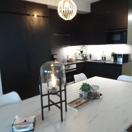 Penthouse-tasokas Moderni Kaupunki Huipulla -iso Jacuzzi Omalla Kattoterassilla - Aurinkotuolit Ja Aurinko Odottaa Sinua - Huikea Maisema- - 10 Hloe - Free Parking Tampere