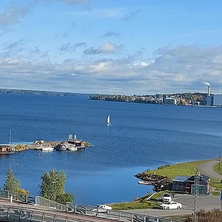 Penthouse-tasokas Moderni Kaupunki Huipulla -iso Jacuzzi Omalla Kattoterassilla - Aurinkotuolit Ja Aurinko Odottaa Sinua - Huikea Maisema- - 10 Hloe - Free Parking *