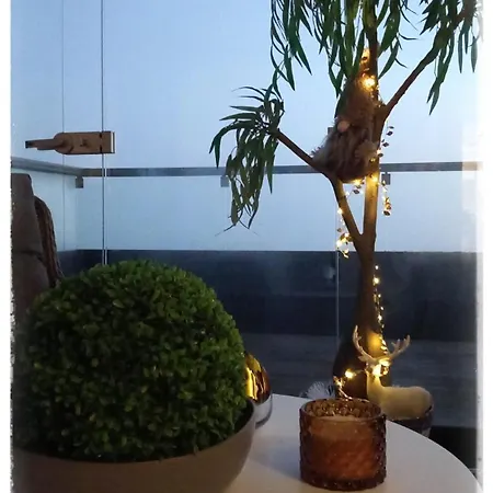 Penthouse-tasokas Moderni Kaupunki Huipulla -iso Jacuzzi Omalla Kattoterassilla - Aurinkotuolit Ja Aurinko Odottaa Sinua - Huikea Maisema- - 10 Hloe - Free Parking *