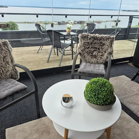 Апартаменты Penthouse-tasokas Moderni Kaupunki Huipulla -iso Jacuzzi Omalla Kattoterassilla - Aurinkotuolit Ja Aurinko Odottaa Sinua - Huikea Maisema- - 10 Hloe - Free Parking Тампере