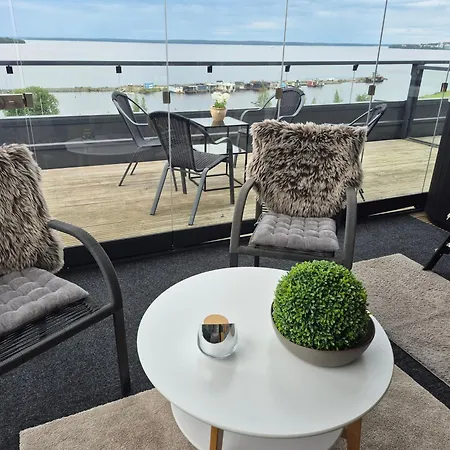 Penthouse-tasokas Moderni Kaupunki Huipulla -iso Jacuzzi Omalla Kattoterassilla - Aurinkotuolit Ja Aurinko Odottaa Sinua - Huikea Maisema- - 10 Hloe - Free Parking