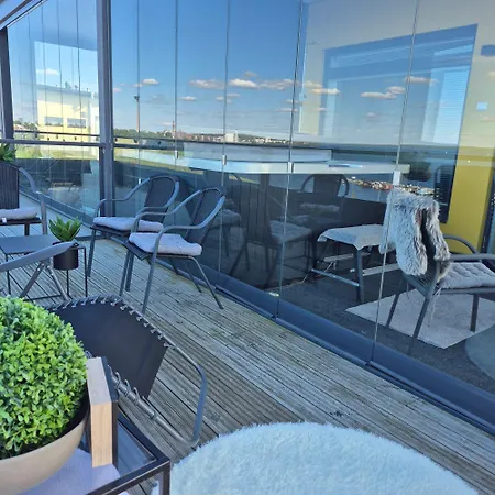 Penthouse-tasokas Moderni Kaupunki Huipulla -iso Jacuzzi Omalla Kattoterassilla - Aurinkotuolit Ja Aurinko Odottaa Sinua - Huikea Maisema- - 10 Hloe - Free Parking Lejlighed *