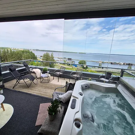Penthouse-tasokas Moderni Kaupunki Huipulla -iso Jacuzzi Omalla Kattoterassilla - Aurinkotuolit Ja Aurinko Odottaa Sinua - Huikea Maisema- - 10 Hloe - Free Parking 坦佩雷