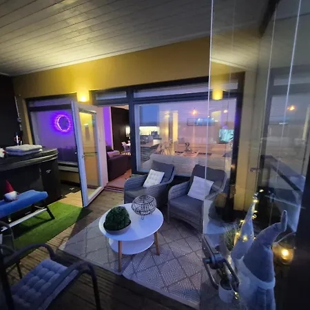 Penthouse-tasokas Moderni Kaupunki Huipulla -iso Jacuzzi Omalla Kattoterassilla - Aurinkotuolit Ja Aurinko Odottaa Sinua - Huikea Maisema- - 10 Hloe - Free Parking 公寓 *