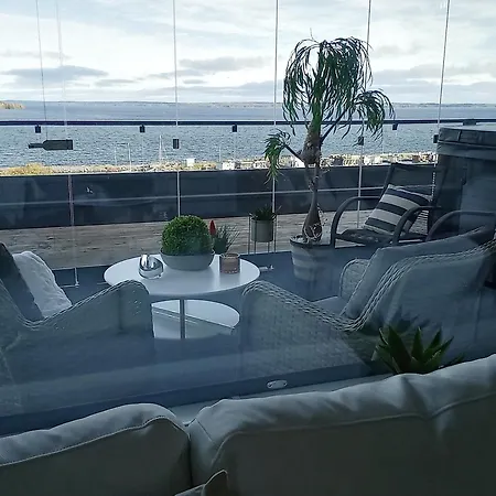 Penthouse-tasokas Moderni Kaupunki Huipulla -iso Jacuzzi Omalla Kattoterassilla - Aurinkotuolit Ja Aurinko Odottaa Sinua - Huikea Maisema- - 10 Hloe - Free Parking
