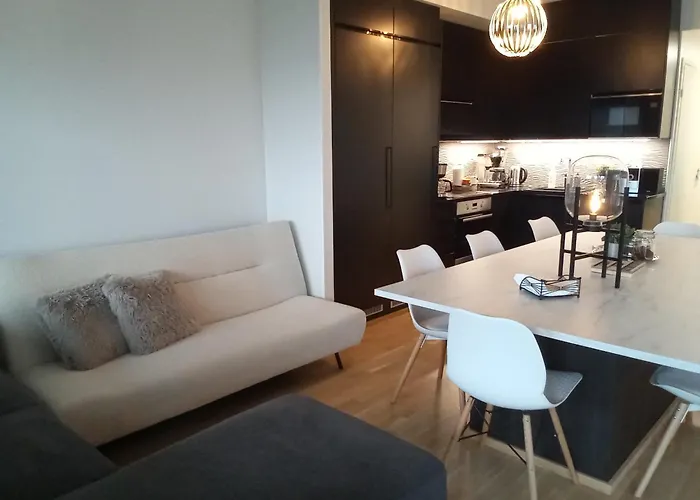 Апартаменты Penthouse-tasokas Moderni Kaupunki Huipulla -iso Jacuzzi Omalla Kattoterassilla - Aurinkotuolit Ja Aurinko Odottaa Sinua - Huikea Maisema- - 10 Hloe - Free Parking Тампере