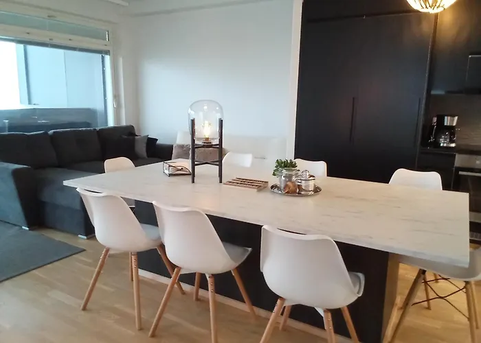 Апартаменты Penthouse-tasokas Moderni Kaupunki Huipulla -iso Jacuzzi Omalla Kattoterassilla - Aurinkotuolit Ja Aurinko Odottaa Sinua - Huikea Maisema- - 10 Hloe - Free Parking Тампере