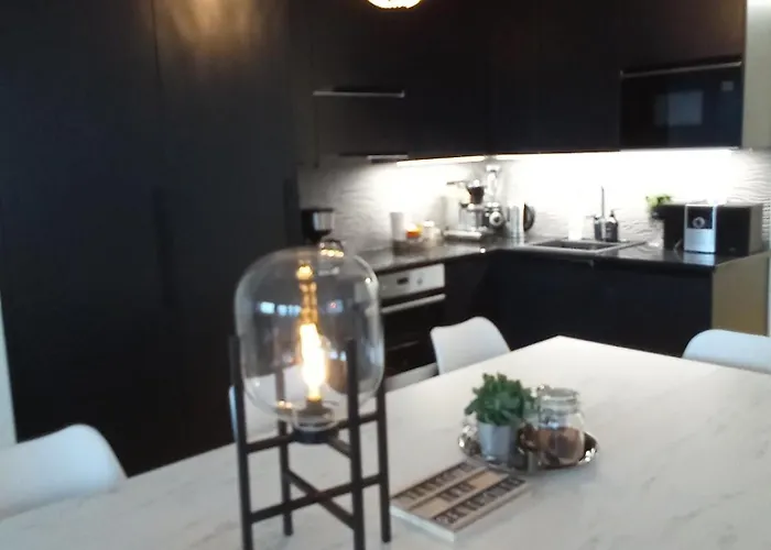 Penthouse-tasokas Moderni Kaupunki Huipulla -iso Jacuzzi Omalla Kattoterassilla - Aurinkotuolit Ja Aurinko Odottaa Sinua - Huikea Maisema- - 10 Hloe - Free Parking Тампере