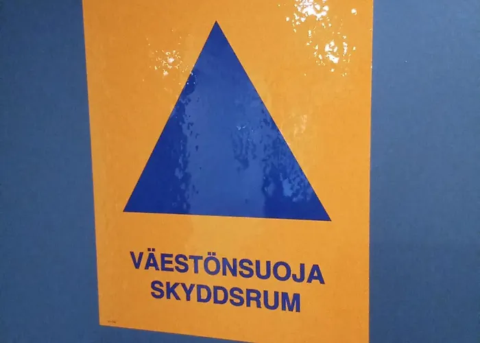 Penthouse-tasokas Moderni Kaupunki Huipulla -iso Jacuzzi Omalla Kattoterassilla - Aurinkotuolit Ja Aurinko Odottaa Sinua - Huikea Maisema- - 10 Hloe - Free Parking *