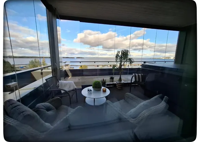 Penthouse-tasokas Moderni Kaupunki Huipulla -iso Jacuzzi Omalla Kattoterassilla - Aurinkotuolit Ja Aurinko Odottaa Sinua - Huikea Maisema- - 10 Hloe - Free Parking *
