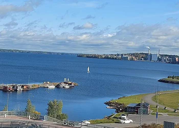 Penthouse-tasokas Moderni Kaupunki Huipulla -iso Jacuzzi Omalla Kattoterassilla - Aurinkotuolit Ja Aurinko Odottaa Sinua - Huikea Maisema- - 10 Hloe - Free Parking *