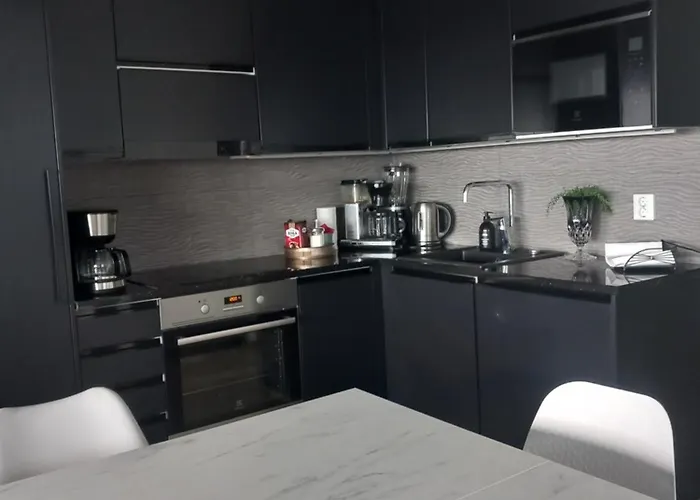 Penthouse-tasokas Moderni Kaupunki Huipulla -iso Jacuzzi Omalla Kattoterassilla - Aurinkotuolit Ja Aurinko Odottaa Sinua - Huikea Maisema- - 10 Hloe - Free Parking * Тампере