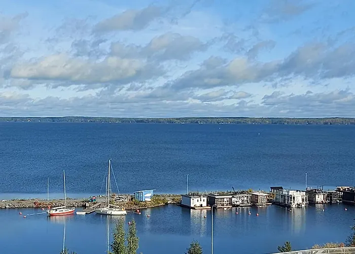 Апартаменты Penthouse-tasokas Moderni Kaupunki Huipulla -iso Jacuzzi Omalla Kattoterassilla - Aurinkotuolit Ja Aurinko Odottaa Sinua - Huikea Maisema- - 10 Hloe - Free Parking