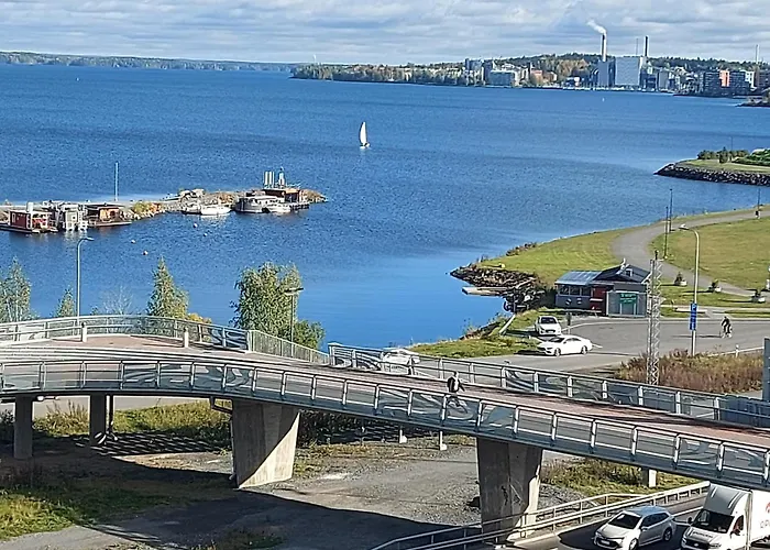 Penthouse-tasokas Moderni Kaupunki Huipulla -iso Jacuzzi Omalla Kattoterassilla - Aurinkotuolit Ja Aurinko Odottaa Sinua - Huikea Maisema- - 10 Hloe - Free Parking * Тампере