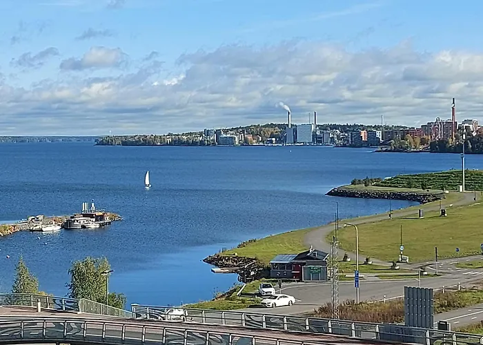 Апартаменты Penthouse-tasokas Moderni Kaupunki Huipulla -iso Jacuzzi Omalla Kattoterassilla - Aurinkotuolit Ja Aurinko Odottaa Sinua - Huikea Maisema- - 10 Hloe - Free Parking Тампере