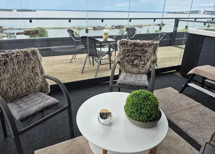 Penthouse-tasokas Moderni Kaupunki Huipulla -iso Jacuzzi Omalla Kattoterassilla - Aurinkotuolit Ja Aurinko Odottaa Sinua - Huikea Maisema- - 10 Hloe - Free Parking