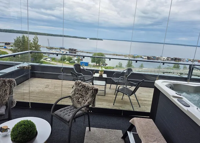 Penthouse-tasokas Moderni Kaupunki Huipulla -iso Jacuzzi Omalla Kattoterassilla - Aurinkotuolit Ja Aurinko Odottaa Sinua - Huikea Maisema- - 10 Hloe - Free Parking *