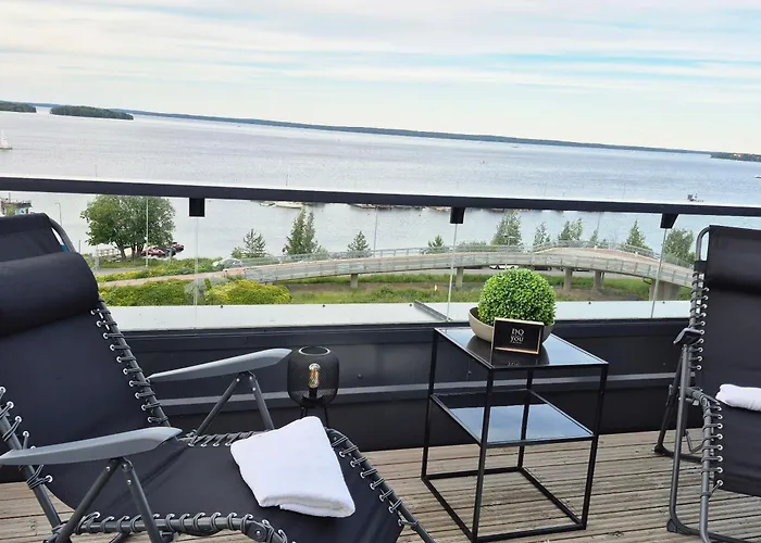 Penthouse-tasokas Moderni Kaupunki Huipulla -iso Jacuzzi Omalla Kattoterassilla - Aurinkotuolit Ja Aurinko Odottaa Sinua - Huikea Maisema- - 10 Hloe - Free Parking Апартаменты