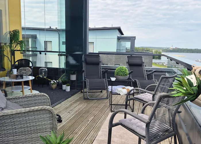 Penthouse-tasokas Moderni Kaupunki Huipulla -iso Jacuzzi Omalla Kattoterassilla - Aurinkotuolit Ja Aurinko Odottaa Sinua - Huikea Maisema- - 10 Hloe - Free Parking Апартаменты Тампере