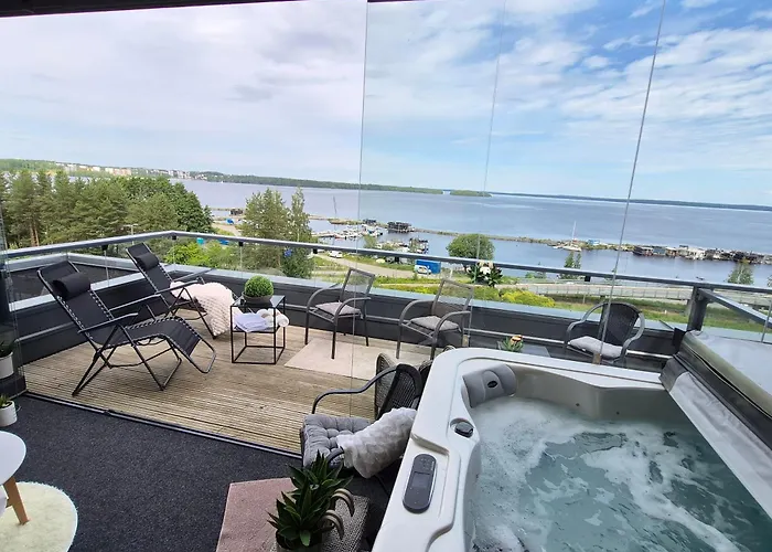 Penthouse-tasokas Moderni Kaupunki Huipulla -iso Jacuzzi Omalla Kattoterassilla - Aurinkotuolit Ja Aurinko Odottaa Sinua - Huikea Maisema- - 10 Hloe - Free Parking Тампере