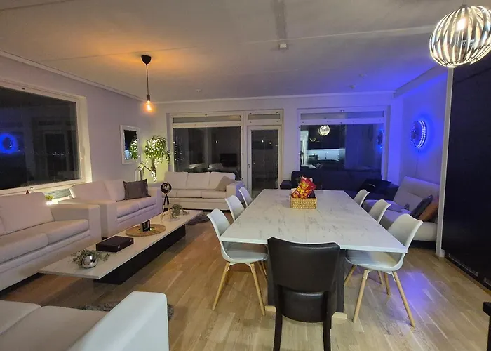 Penthouse-tasokas Moderni Kaupunki Huipulla -iso Jacuzzi Omalla Kattoterassilla - Aurinkotuolit Ja Aurinko Odottaa Sinua - Huikea Maisema- - 10 Hloe - Free Parking Тампере