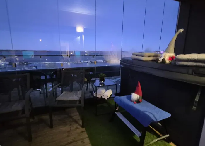 Penthouse-tasokas Moderni Kaupunki Huipulla -iso Jacuzzi Omalla Kattoterassilla - Aurinkotuolit Ja Aurinko Odottaa Sinua - Huikea Maisema- - 10 Hloe - Free Parking Апартаменты